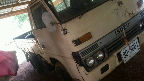 ISUZU   TL  เครื่อง  85  แรงม้า  4ล้อทะเบียนพร้อม