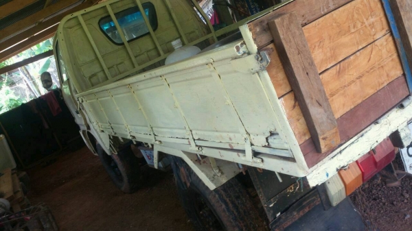 ISUZU   TL  เครื่อง  85  แรงม้า  4ล้อทะเบียนพร้อม