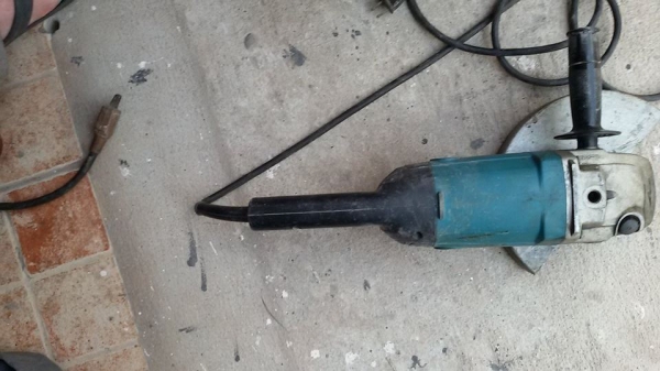 ขายเครื่องมือช่าง สว่านมากีต้า หินเจีร์ ตู้เชื่อม ขายเครื่องมือช่าง สว่านมากีต้า หินเจีร์ ตู้เชื่อม