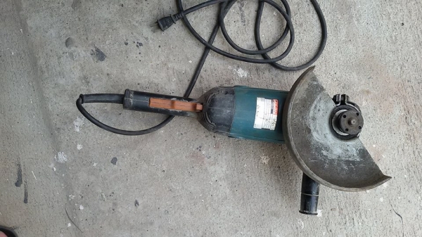 ขายเครื่องมือช่าง สว่านมากีต้า หินเจีร์ ตู้เชื่อม ขายเครื่องมือช่าง สว่านมากีต้า หินเจีร์ ตู้เชื่อม