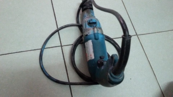 ขายเครื่องมือช่าง สว่านมากีต้า หินเจีร์ ตู้เชื่อม ขายเครื่องมือช่าง สว่านมากีต้า หินเจีร์ ตู้เชื่อม