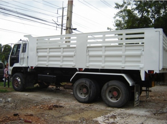 ขายรถสิบล้อ ISUZU  210 แรงม้า( ราคาต่อรองได้อีก) กระบะดั้มต่อใหม่ป้ายแดงทั้งลูกสวยกิ๊ก ราคา 1050000 บาท โทร 0892406621