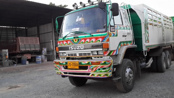 ขายสิบล้อ240นางฟ้ายางเรเดียล10เส้นกระบะดีต่อไม่นานระบบลากจูงพร้อม