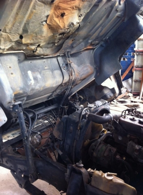 ขายหกล้อ NPR115เครื่อง4BD1 ยางดีทุกเส้นรถพร้อมใช้ทะเบียนพร้อมโอน ขายหกล้อ NPR115เครื่อง4BD1 ยางดีทุกเส้นรถพร้อมใช้ทะเบียนพร้อมโอน