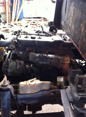 ขายหกล้อ NPR115เครื่อง4BD1 ยางดีทุกเส้นรถพร้อมใช้ทะเบียนพร้อมโอน