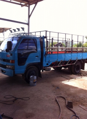 ขายหกล้อ NPR115เครื่อง4BD1 ยางดีทุกเส้นรถพร้อมใช้ทะเบียนพร้อมโอน ขายหกล้อ NPR115เครื่อง4BD1 ยางดีทุกเส้นรถพร้อมใช้ทะเบียนพร้อมโอน