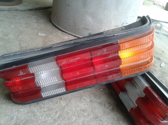 ไฟท้าย BENZ E23000