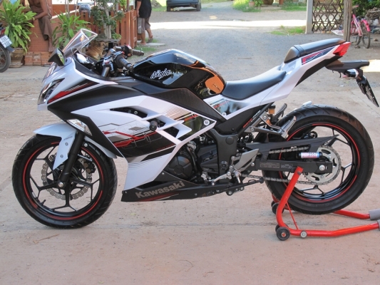 ninja 300  ปี 2013 สภาพดี สีเดิมทั้งคัน