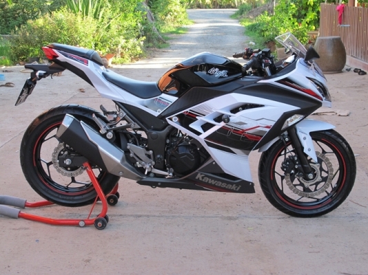 ninja 300  ปี 2013 สภาพดี สีเดิมทั้งคัน