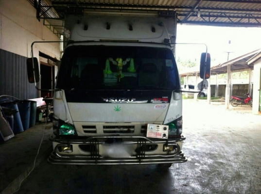 รถอีซูซุ 6 ล้อ ตู้เย็น  175 แรงม้า. ปี 49  สนใจติดต่อ  081 - 6079515