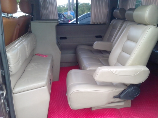 ขายรถตุ้โฟล์ค คาราเวล vip เครื่องดี สีสวย ภายในสะอาด