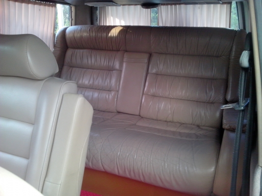 ขายรถตุ้โฟล์ค คาราเวล vip เครื่องดี สีสวย ภายในสะอาด