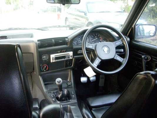 ขายBMW E30 318i สภาพเดิมๆราคาเบาๆ