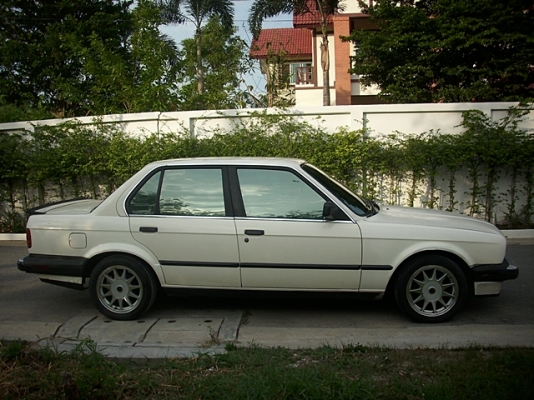 ขายBMW E30 318i สภาพเดิมๆราคาเบาๆ