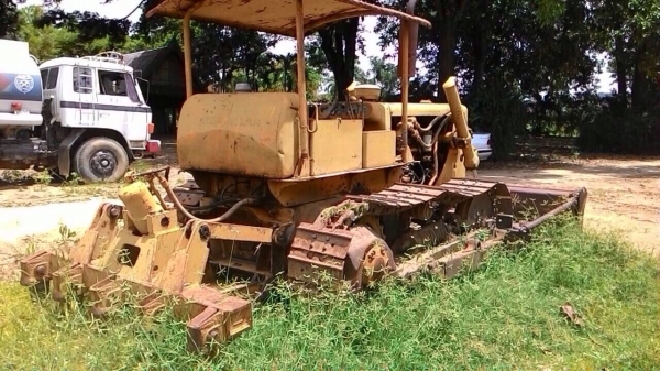 ขายรถแทรคเตอร์ CAT D4D เดิมๆ ตามรุ่น รถพร้อมใช้งาน เอกสารสัญญาซื้อขาย