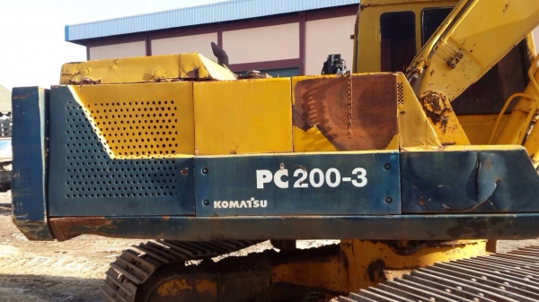 ขายรถแบ็คโฮ KOMATSU PC 200-3 เครื่องเดิม ปั๊มเดิม ช่วงล่างเต็ม เข้าไฟแนนซ์ได้ 300,000