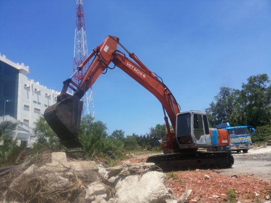 ขายรถขุดEX200-2 เก่านอกเอกสารนำเข้า ถูกๆตามสภาพ