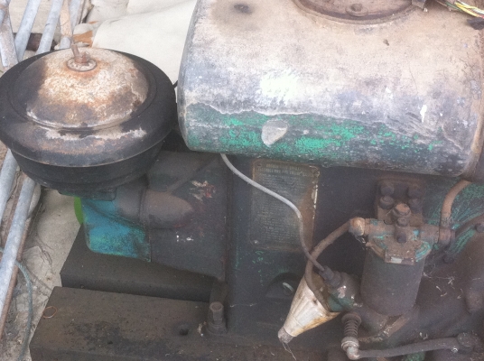 เครื่องยนต์ดีเซล ANDORIA ขนาด18 แรงม้า ได้จากโรงสีเก่าที่เลิกใช้งาน เป็นระบบสตาร์ด้วยมอเตอร์ สีเดิมๆทุกอย่าง