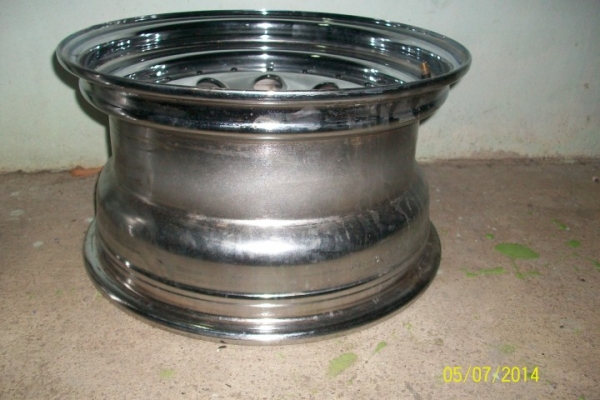 ล้อหยดน้ำ ดี1วง เสีย1วง   5รู 15x8