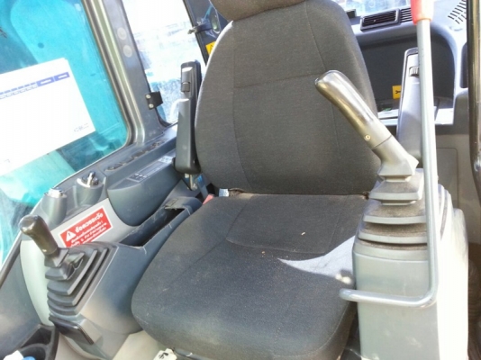 รถแบคโฮ  KOBELCO  YN - 12  ( รถทำงาน  8,xxx ซม. )  สนใจติดต่อ  081 - 6079515