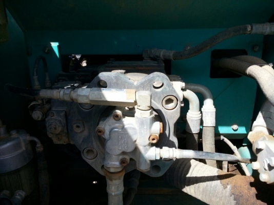 รถแบคโฮ  KOBELCO  YN - 12  ( รถทำงาน  8,xxx ซม. )  สนใจติดต่อ  081 - 6079515