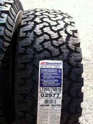 ขายยาง BF Goodrich All-terrain ขนาด 265 70 r16  กริ๊บ