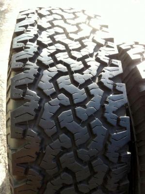 ขายยาง BF Goodrich All-terrain ขนาด 265 70 r16  กริ๊บ