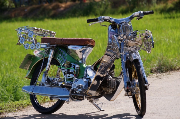 HONDA C 100 สวยสวย มีทะเบียนพร้อมโอน ภาษี พ ร บ 2557 เอกสาร ครบ เครื่องดรีมเสื้อฝา เวฟ 100 เครื่องดีกริป เลขโครงเลขเครื่อง ตรง ชัดเจน ครับ สภาพโดยรวมตามรูป ทุกอย่างครับ