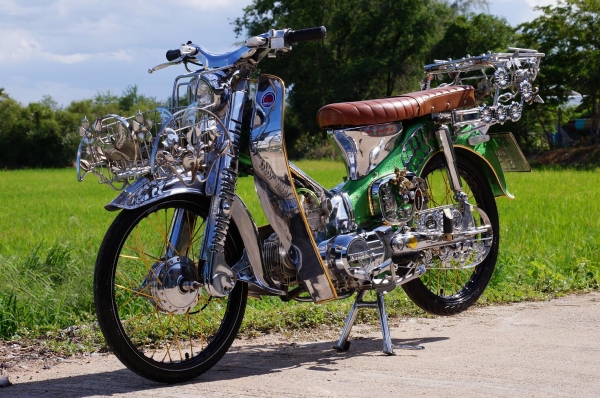 HONDA C 100 สวยสวย มีทะเบียนพร้อมโอน ภาษี พ ร บ 2557 เอกสาร ครบ เครื่องดรีมเสื้อฝา เวฟ 100 เครื่องดีกริป เลขโครงเลขเครื่อง ตรง ชัดเจน ครับ สภาพโดยรวมตามรูป ทุกอย่างครับ