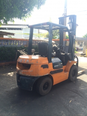 ขาย toyotaรุ่น7fd25 ยกสูง 4.0 เมตร 086-7809400 ขาย toyotaรุ่น7fd25 ยกสูง 4.0 เมตร 086-7809400