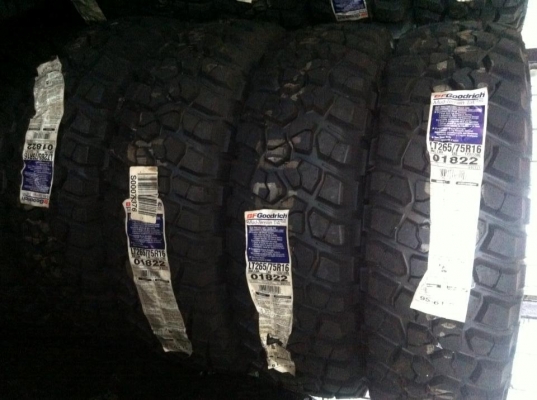 ขายยาง BF Goodrich Mud -terrain KM2 ขนาด 265 75 r16
