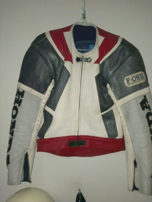 ขายเสื้อหนังช้างแท้ มีกาดร์อ่อน5จุด สภาพสวยทั้งนอก/ใน ถูกๆ3800บ