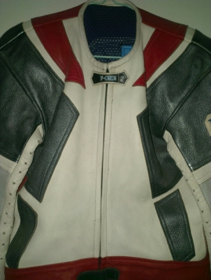 ขายเสื้อหนังช้างแท้ มีกาดร์อ่อน5จุด สภาพสวยทั้งนอก/ใน ถูกๆ3800บ