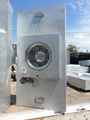 ขายพัดลมดูดอากาศขนาด กว้าง 60 เซ็นยาว 120 เซ็นสูง 20 เซ็นราคาตัวละ 1,800 บาท