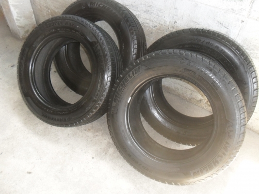 โปรแร๊ง ยาง MICHELIN 225/65R17ปี10-11 สวยๆ 4 เส้น ราคา 2000 บาท