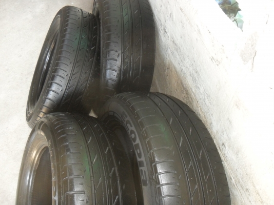 โปรแร๊ง ยาง บริสโตน 215/60R16ปี11-12 สวยๆ 4 เส้น ราคา 2000 บาท