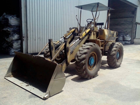 ขายรถตักล้อยาง Cat 910