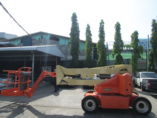 ขายรถกระเช้า JLG มือสอง รุ่น E450AJ (สูง 13.72 M.) รถกระเช้ามือสองปรับสภาพมีรับประกัน ราคา 1,250,000 บาท