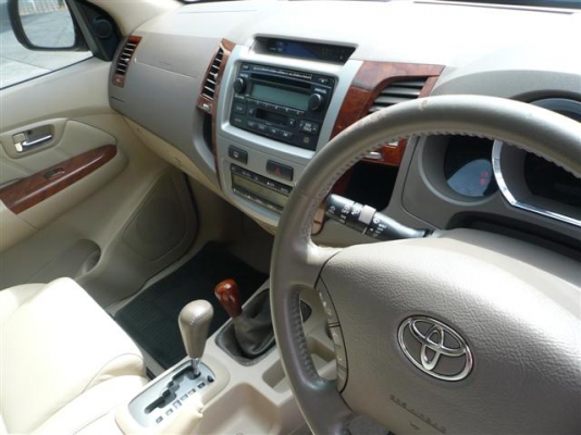 ขาย TOYOTA FORTUNER 3.0 V  4 WD รถเดิม สภาพดี