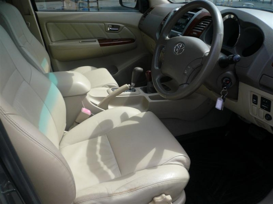 ขาย TOYOTA FORTUNER 3.0 V  4 WD รถเดิม สภาพดี