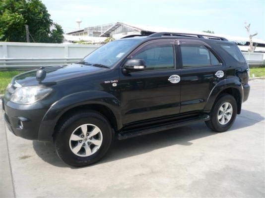 ขาย TOYOTA FORTUNER 3.0 V  4 WD รถเดิม สภาพดี