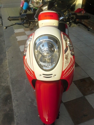 All New Honda Scoopy &ndash; i รุ่นใหม่ล่าสุด ลาย Liverpool F.C ปี 2556