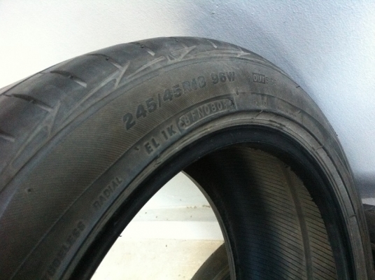 ขายยาง 18" คู่นึงครับ 245/45