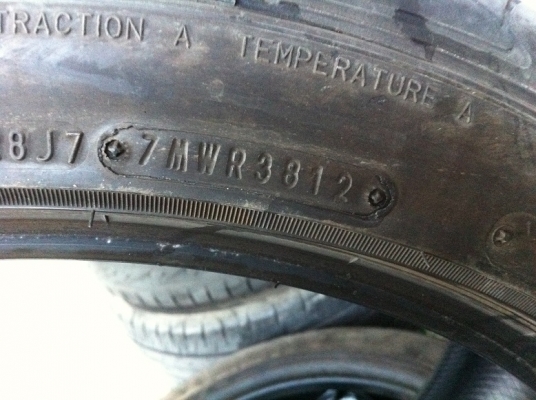 ขายยาง 18" คู่นึงครับ 245/45