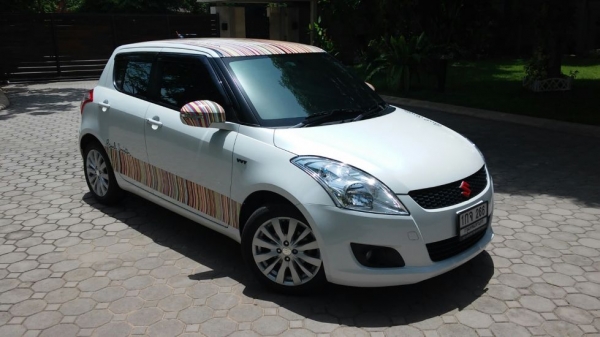 ขาย Suzuki Swift 1.2 รุ่นTop สีขาว ปี 10/2012 สภาพดีมาก ใช้น้อย มีรูปครับ