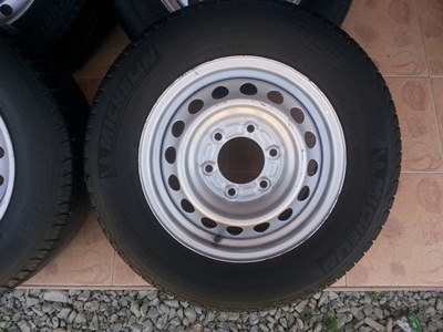 ขายล้อกะทะขอบ 15 6 รู พร้อมยาง 4 ล้อ