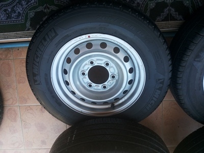 ขายล้อกะทะขอบ 15 6 รู พร้อมยาง 4 ล้อ