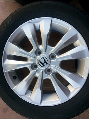 ขายล้อแม็กHONDA CITY ขอบ15 4 รู100 พร้อมยางปี 12 4 ล้อ ขายล้อแม็กHONDA CITY ขอบ15 4 รู100 พร้อมยางปี 12 4 ล้อ