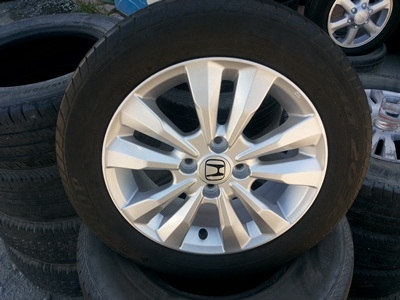 ขายล้อแม็กHONDA CITY ขอบ15 4 รู100 พร้อมยางปี 12 4 ล้อ ขายล้อแม็กHONDA CITY ขอบ15 4 รู100 พร้อมยางปี 12 4 ล้อ