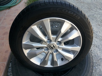 ขายล้อแม็กHONDA CITY ขอบ15 4 รู100 พร้อมยางปี 11 4 ล้อ